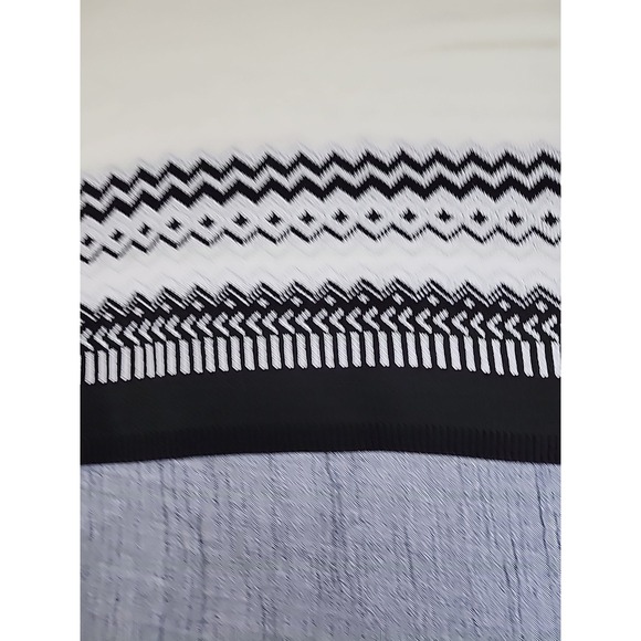 Ann Taylor Poncho Sweater Size XS/S Fair Isle White /Black Knit NWT $119 - Picture 2 of 8